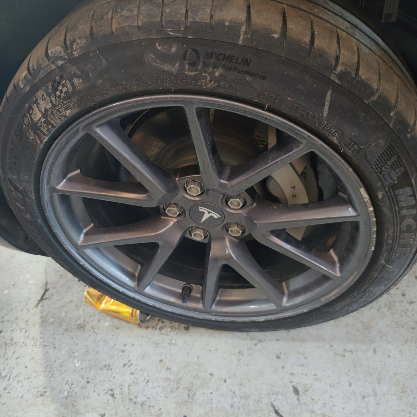 Set of 4 18" Rims and Tyres